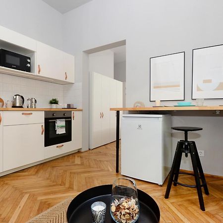 Monochrome Chic Apartments R613 布达佩斯 外观 照片